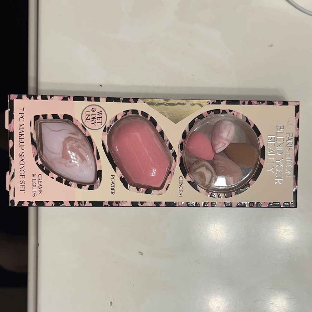 Paris Hilton 7-Piece Makeup Sponge Set - Pink, Brown, Cream